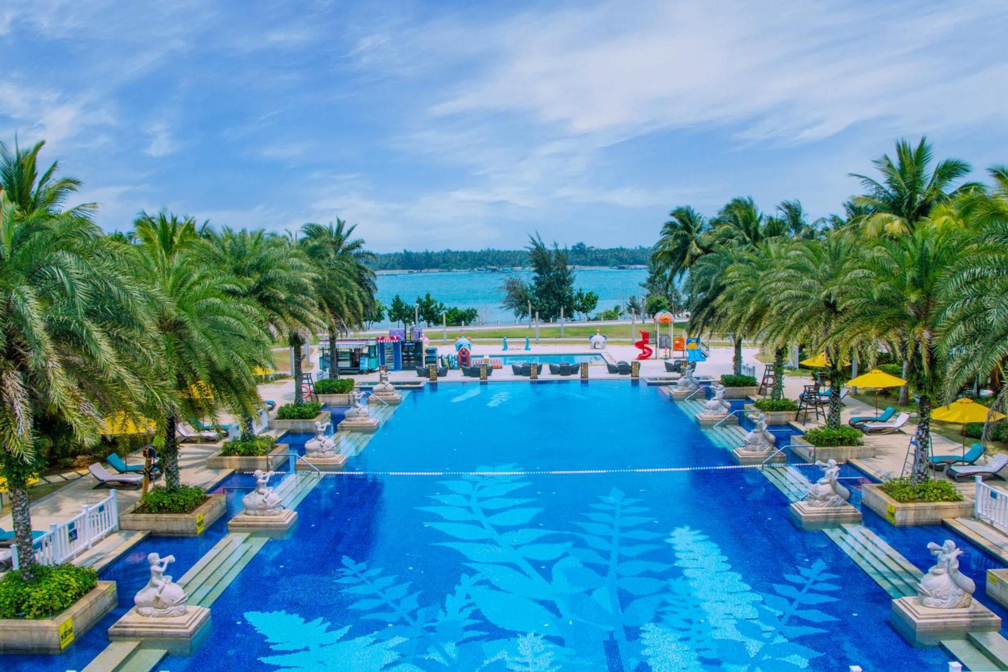 Wyndham Grand Plaza Royale Wenchang Bagian luar foto
