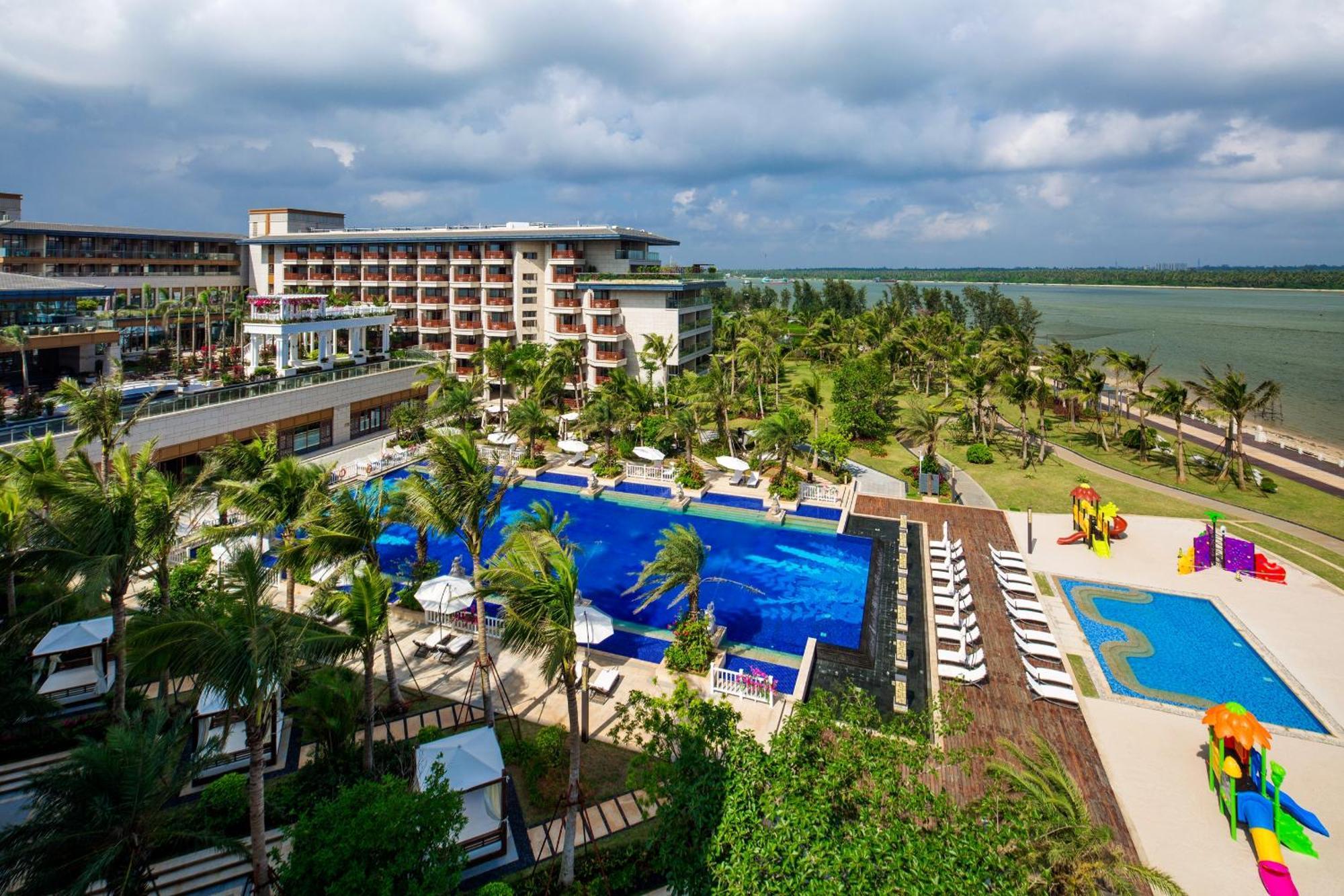 Wyndham Grand Plaza Royale Wenchang Bagian luar foto