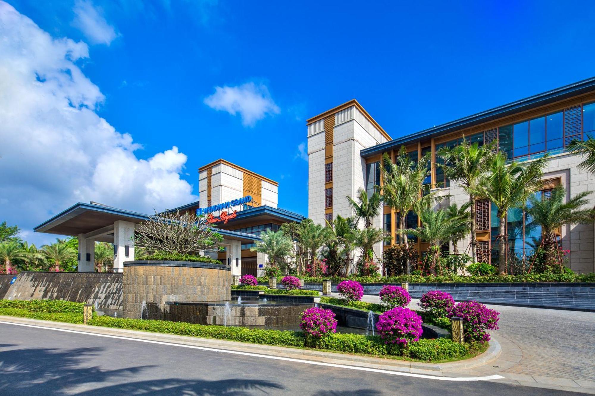 Wyndham Grand Plaza Royale Wenchang Bagian luar foto