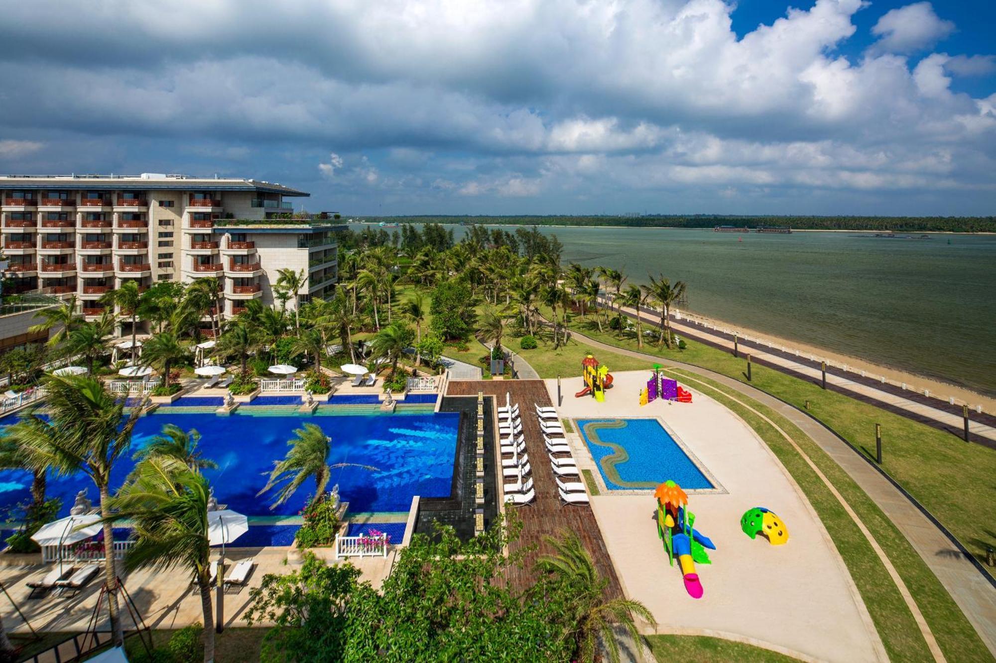 Wyndham Grand Plaza Royale Wenchang Bagian luar foto