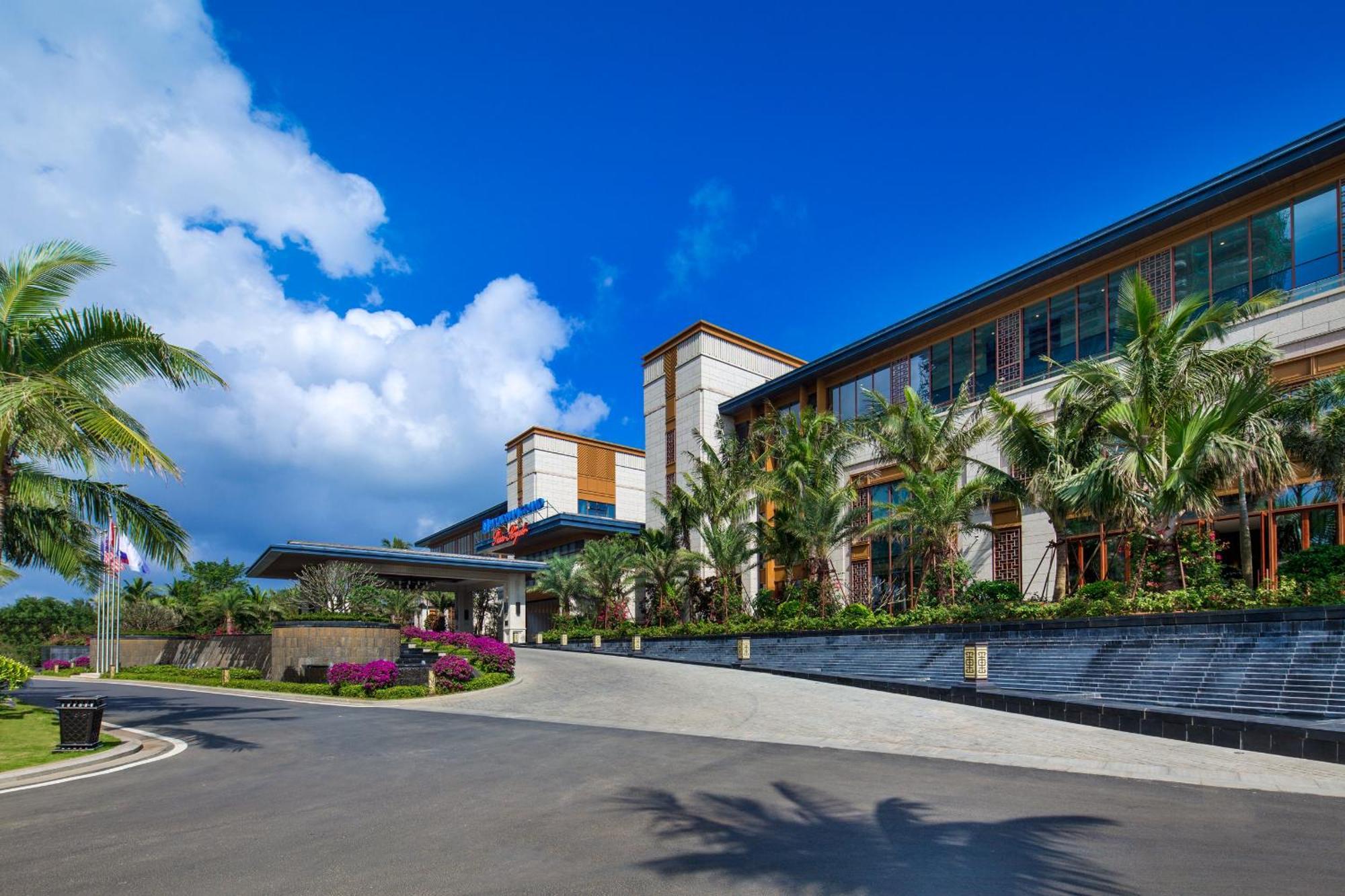 Wyndham Grand Plaza Royale Wenchang Bagian luar foto