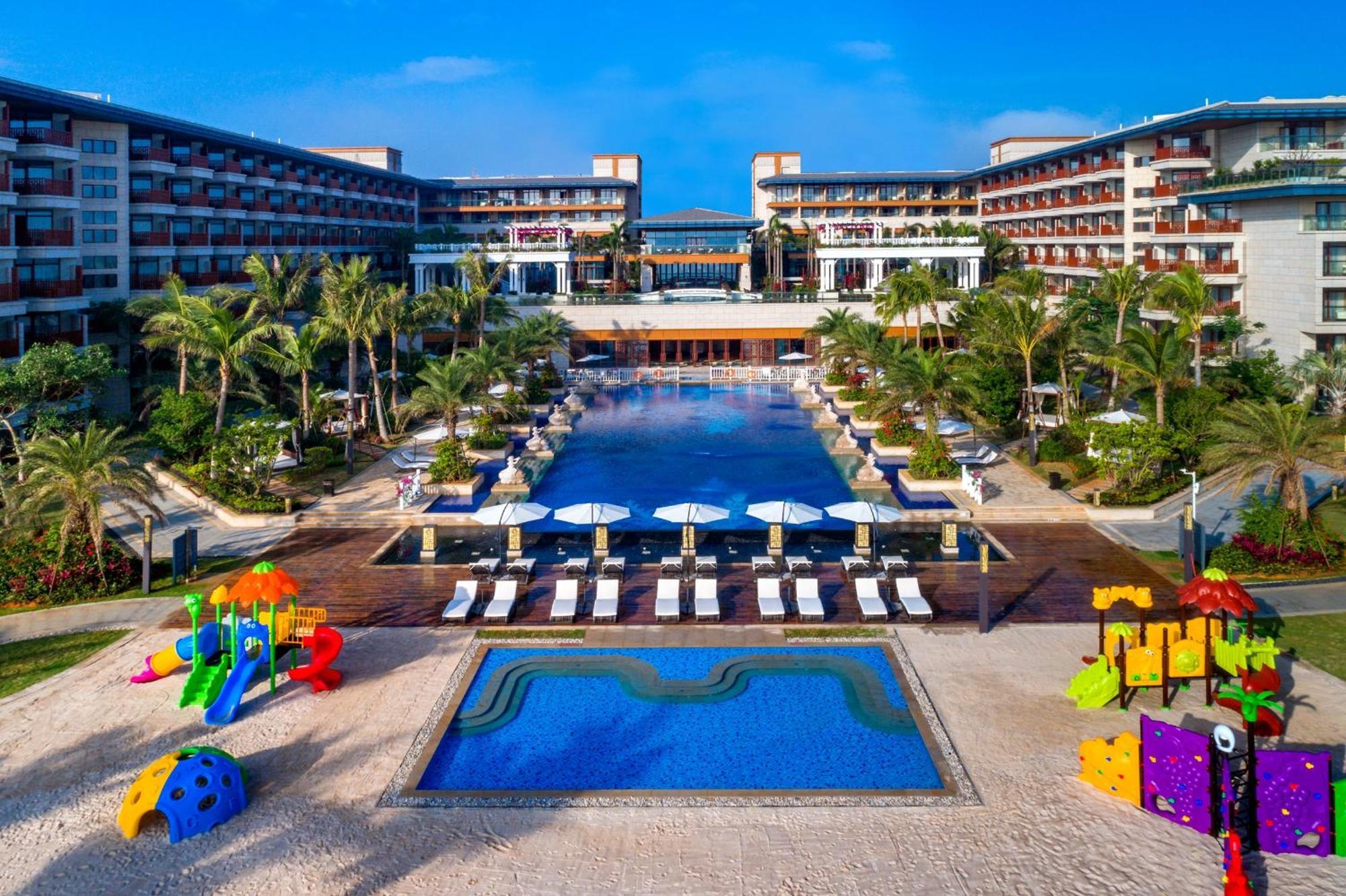 Wyndham Grand Plaza Royale Wenchang Bagian luar foto