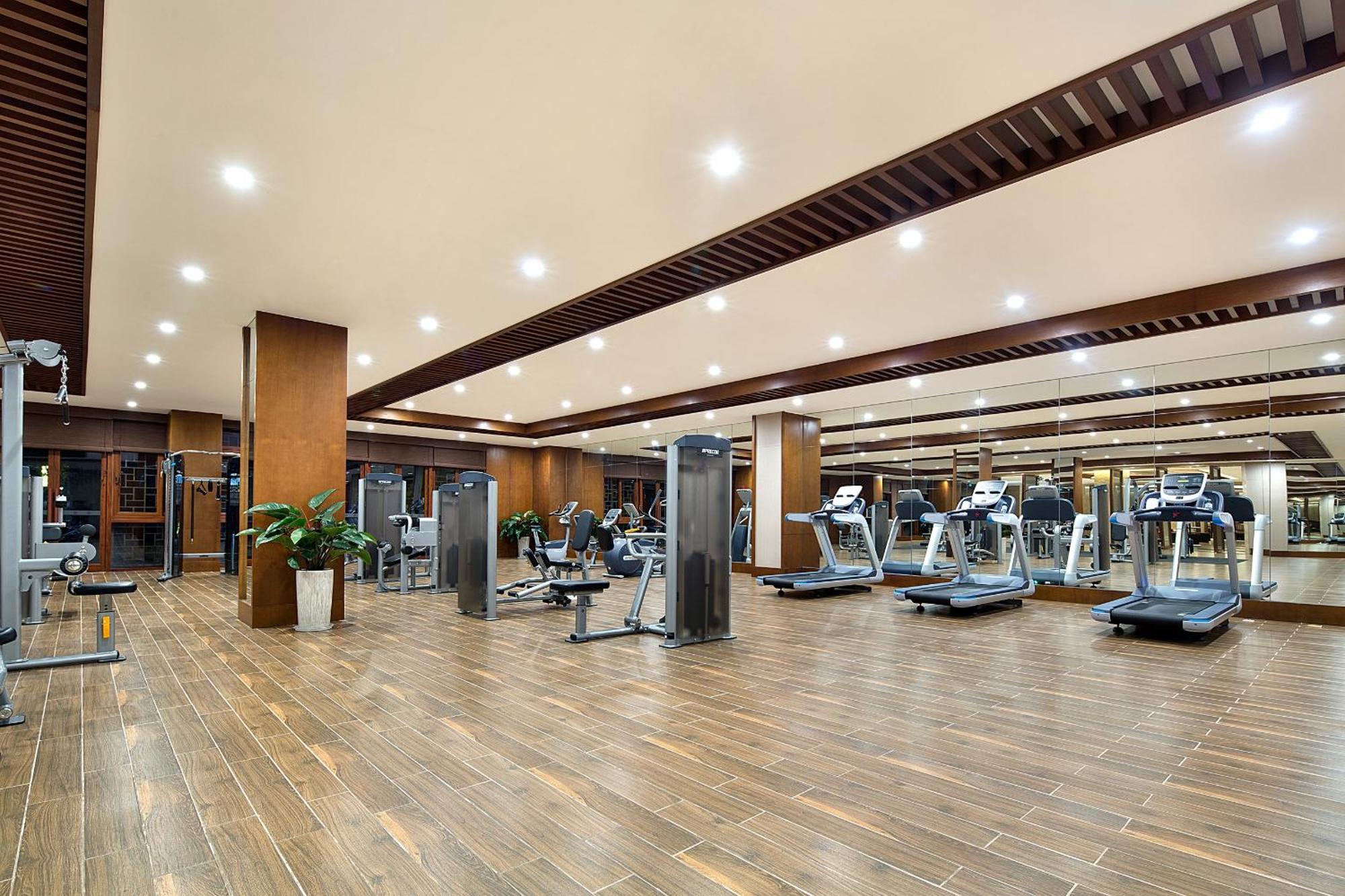 Wyndham Grand Plaza Royale Wenchang Bagian luar foto