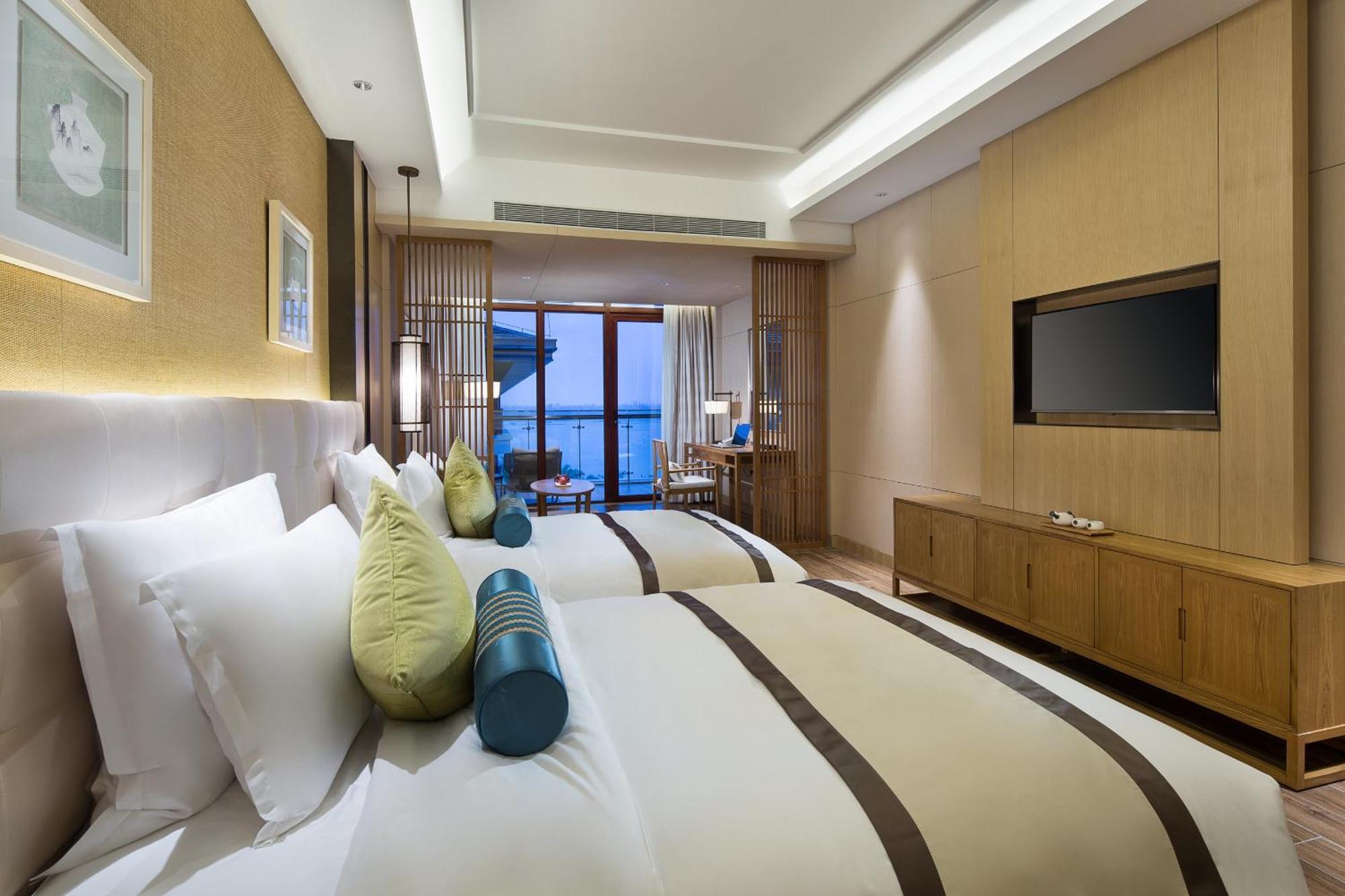 Wyndham Grand Plaza Royale Wenchang Bagian luar foto